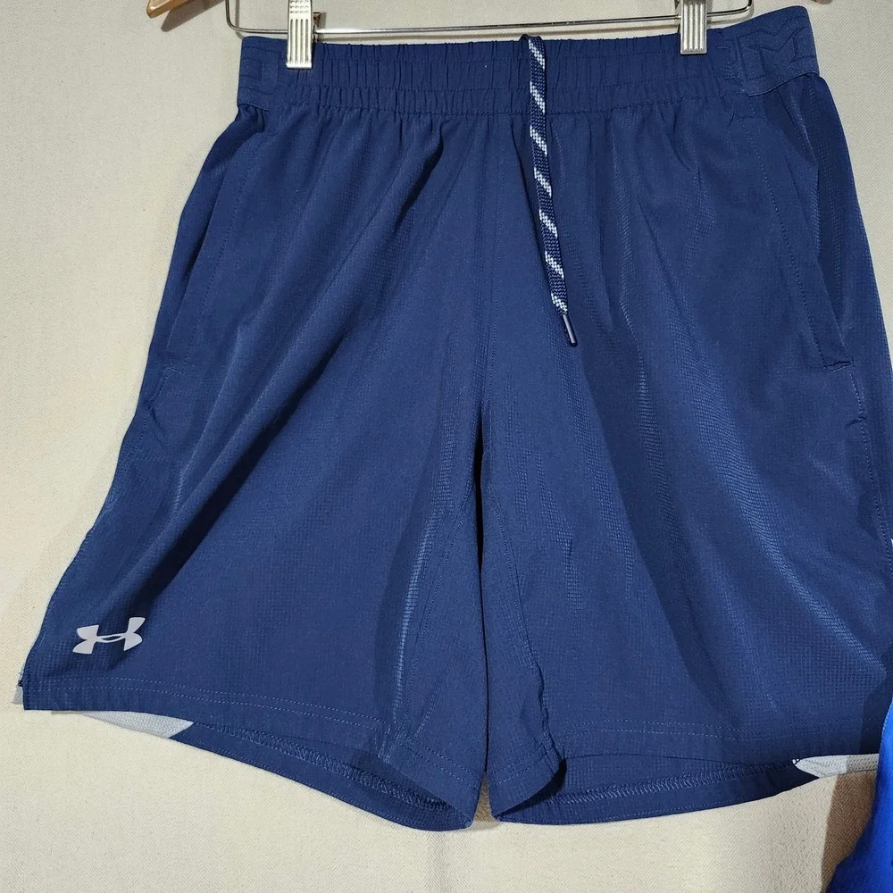 Under Armour HeatGear Mens Shorts Lot of 2 Navy Royal Blue Fitted Large Workout